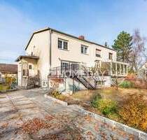 Kernsanierte Doppelhaushälfte mit 4 Zimmern, Keller, Tiefgarage, Nebengelass und Garten - Paulinenaue