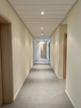 Flur - Büro mit 215,00 m&sup2; in Salzatal zur Miete