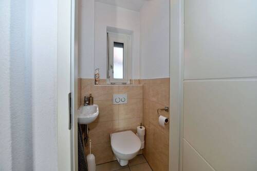Gäste-Toilette (EG) - 
