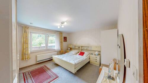 Schlafzimmer EG - 7 Zimmer Mehrfamilienhaus, Wohnhaus zum Kaufen in Holzkirchen