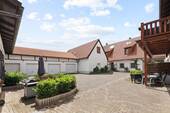 Hofansicht Garagen - 