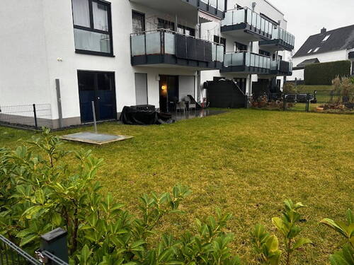 ca. 200 qm Gartenfläche - Moderne helle Eigentumswohnung mit Garten in Niedersprockhövel