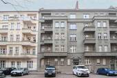 Fassade - Vermietete 3-Zimmer-Whg. mit Balkon: Nur 2 Minuten vom Boxhagener Platz entfernt