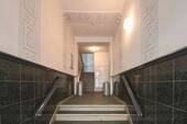 Treppenhaus - 3 Zimmer Etagenwohnung zum Kaufen in Berlin