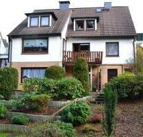 Vollvermietetes Dreifamilienhaus mit Doppelgarage in beliebter grüner Lage von Hamburg-Marmstorf!