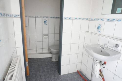 Toilette im Untergeschoss - 