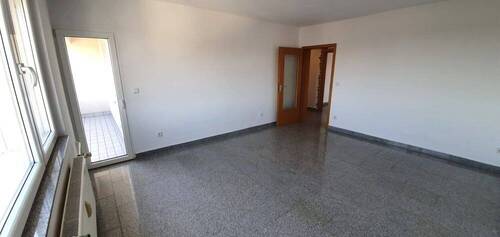 Wohnzimmer unmöbliert - 3 Zimmer Etagenwohnung in Gelsenkirchen