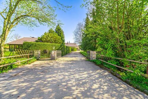 Einfahrt - Einfamilienhaus mit 187,00 m&sup2; in Bichl zum Kaufen
