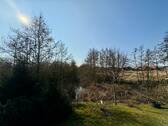 Garten mit Brücke zur Insel - 