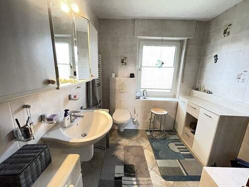 Erneuertes Bad im EG - 