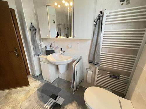Erneuertes Badezimmer EG - 