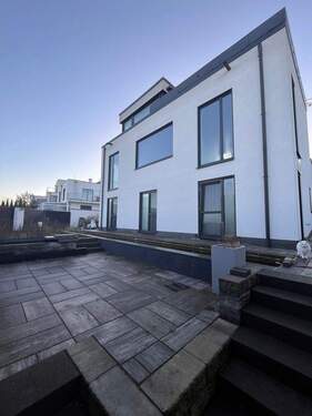 Frontseite - 9 Zimmer Einfamilienhaus in Zwenkau