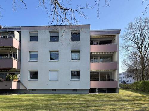 Gebäuderückseite - 3 Zimmer Etagenwohnung zum Kaufen in Langenhagen