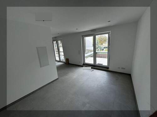 Wohnzimmer - 1 Zimmer Etagenwohnung zur Miete in Köln