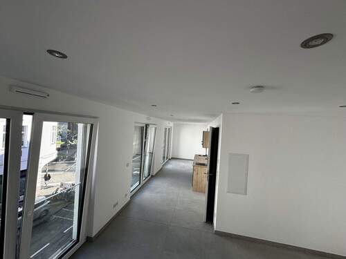 Ansicht zur Küchenzeile - 1 Zimmer Etagenwohnung in Köln