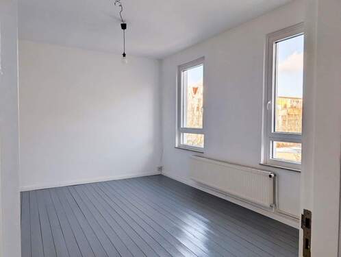 Eltern Schlafzimmer - 4 Zimmer Etagenwohnung zum Kaufen in Bremerhaven