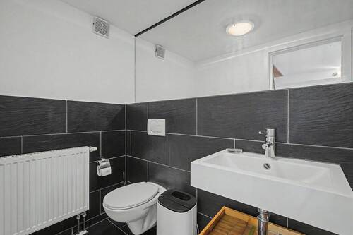 WC - 