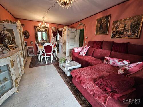 Wohnzimmer - 2 Zimmer Etagenwohnung zum Kaufen in Stuttgart