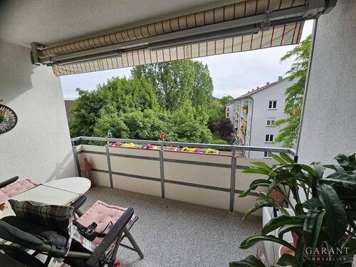 Balkon überdacht - 2 Zimmer Etagenwohnung in Stuttgart