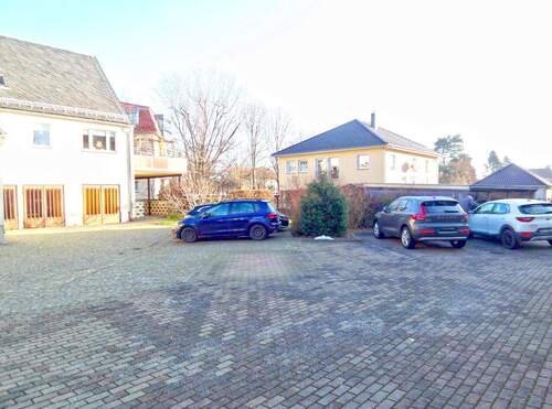 PKW-Stellplatz - 3 Zimmer Etagenwohnung in Bautzen