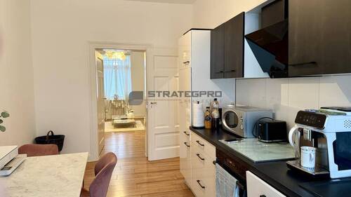 Küche mit Blick zum Wohnzimmer - 