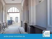 Eingang Haus - 2 Zimmer Etagenwohnung zum Kaufen in Leipzig