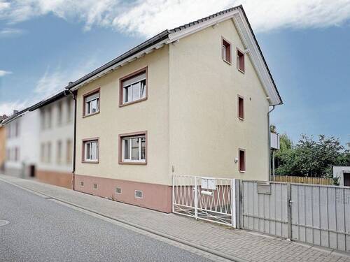 Bild 1 - Charmantes Zweifamilienhaus mit Maisonetteausbau in ruhiger Lage!