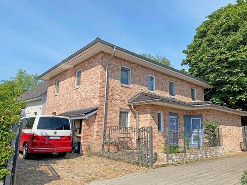 Außenansicht - Moderne Eleganz & Komfort: Großzügiges Einfamilienhaus mit hoher Energieeffizienz