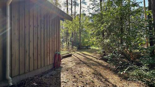 Blick zur Straße - 1 Zimmer Mehrfamilienhaus, Wohnhaus in Wienhausen