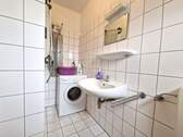 EG WC und Waschmaschine - 
