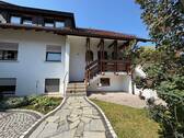 SP vor Haus li Seite.jpg - Wunderschönes Zwei- bis möglichem Dreifamilienhaus