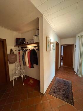 Flur und Garderobe.jpg - Mehrfamilienhaus, Wohnhaus mit 227,60 m² in Offenburg zum Kaufen
