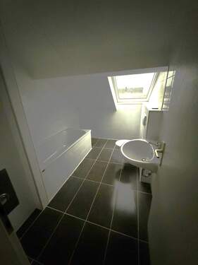 Bad.jpg - 1 Zimmer Etagenwohnung in Markkleeberg