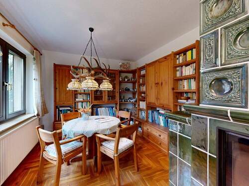 Wohnzimmer im Erdgeschoss - 7 Zimmer Einfamilienhaus in Ostseeheilbad Zingst