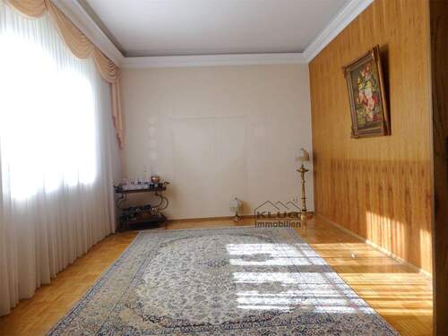 Esszimmer mit Parkettboden - 