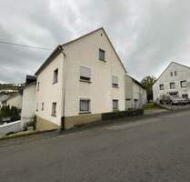 Einfamilienhaus mit großer Scheune in Horath