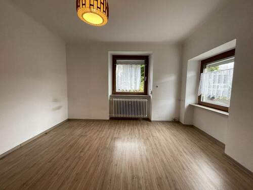 Schlafzimmer - 7 Zimmer Einfamilienhaus in Horath