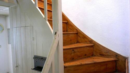 Treppe ins OG Links - 