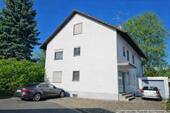 1a Außenansicht Straßenseite - Gepfl., freisteh. 3-Fam.-Haus mit schönem Garten in Edingen-Neckarhsn.- 30004057