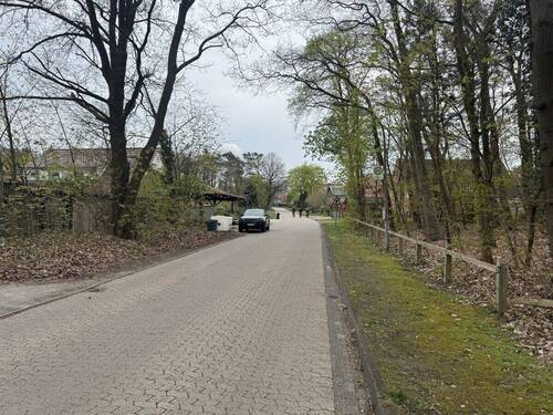 Straßenlage - Grundstück in Hatten