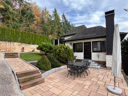 Gästehaus - Mehrfamilienhaus, Wohnhaus mit 111,00 m² in Bad Emstal zum Kaufen