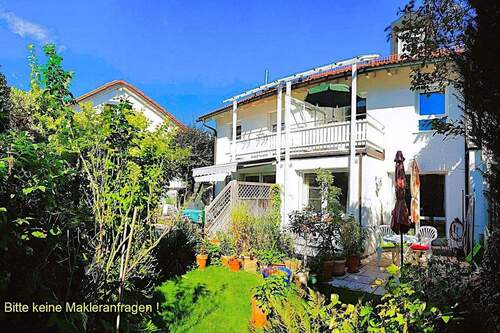 Gartenseite Sicht aus SW - Pilsensee: Großes, gepflegtes Einfamilien-RMH, 141 m² Wfl. mit großem Carport