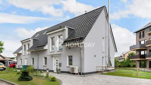 Außenansicht 2 - 5 Zimmer Doppelhaushälfte in Bestensee