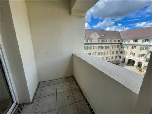 Geschützte_Loggia_zum_ruhigen_Innenhof - 3 Zimmer Etagenwohnung in Ludwigshafen