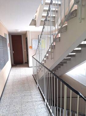 Treppenhaus - 3 Zimmer Etagenwohnung zum Kaufen in Regensburg