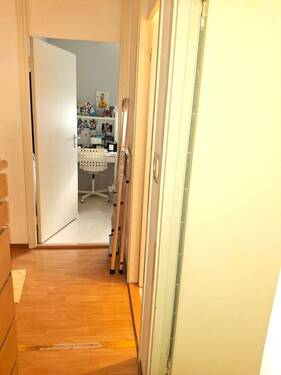 ...Flur - Etagenwohnung mit 76,90 m² in Regensburg zum Kaufen