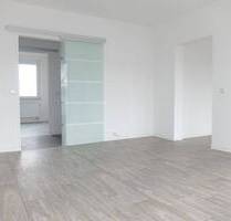 5-Raum-Wohnung mit 2 Balkonen, Hauswirtschaftsraum, Wanne + Dusche - Chemnitz Gablenz