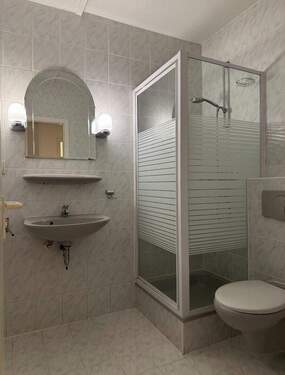 Badezimmer - Grünblick & Ruhe - kompakt wohnen mit Komfort (mit Balkon)
