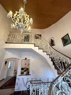 Zugang zur Wohnung im DG - 