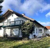 Charmantes Einfamilienhaus mit Einliegerwohnung, Pool und herrlichem Grundstück in Obertaufkirchen